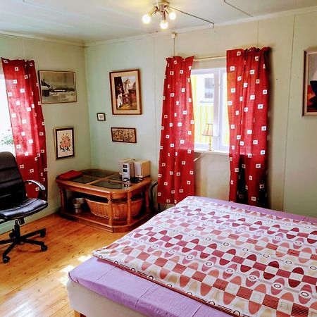 Summer Bedroom, Outside Toilet, Shower, Kitchen. 120 M From Sandbach. Bräcke 외부 사진