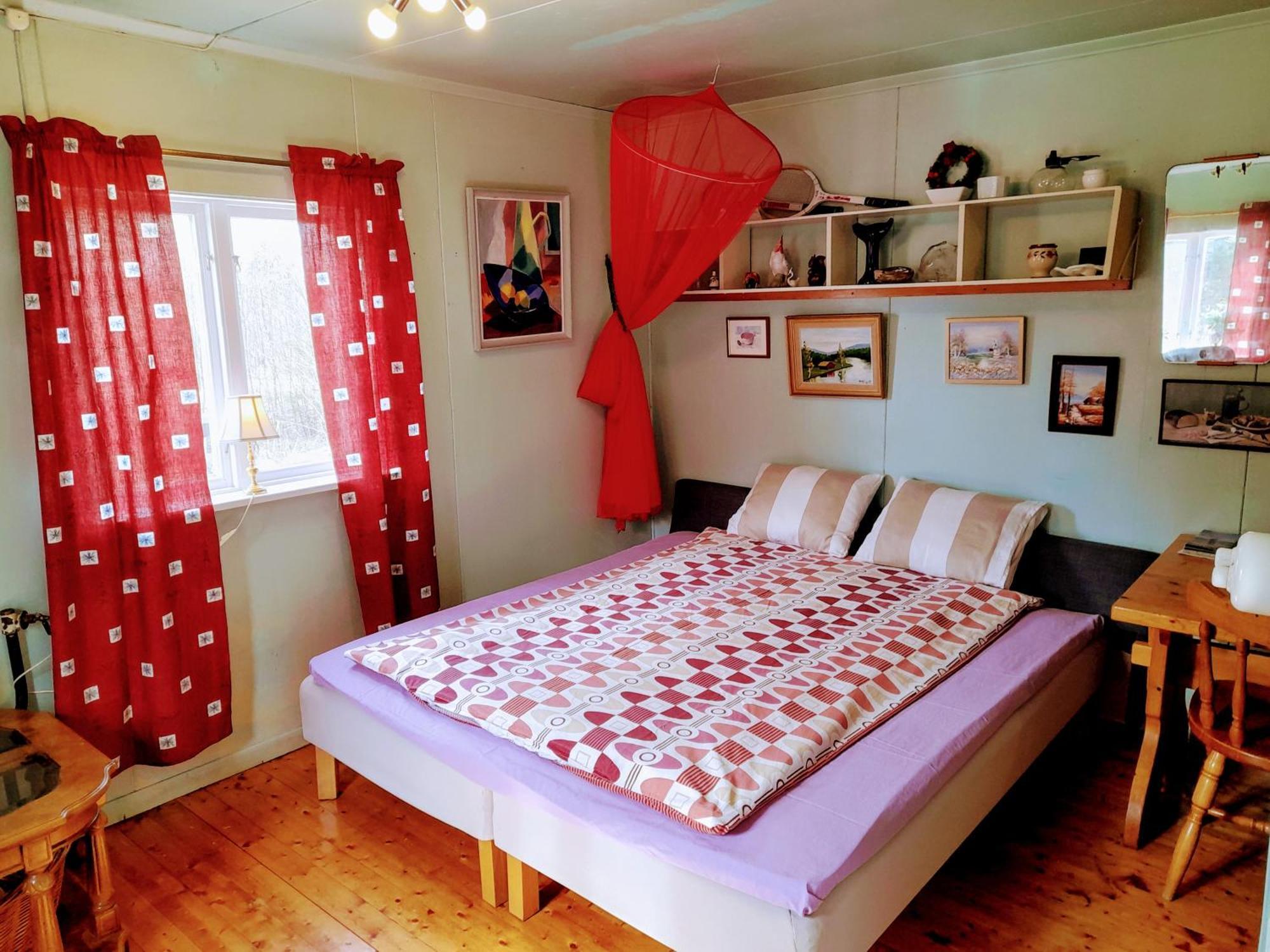 Summer Bedroom, Outside Toilet, Shower, Kitchen. 120 M From Sandbach. Bräcke 외부 사진